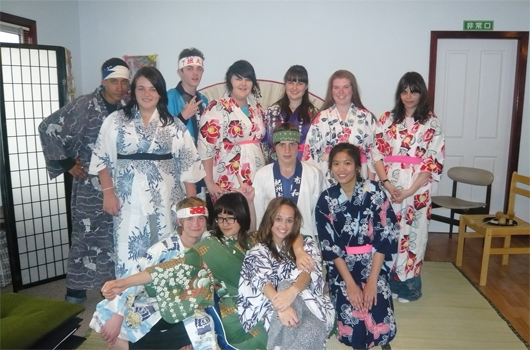 ARET australian recreation and educational tours wollongong japanese immersion - dressed in yukata