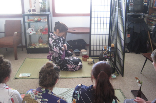 ARET australian recreation and educational tours wollongong japanese immersion - tea ceremony